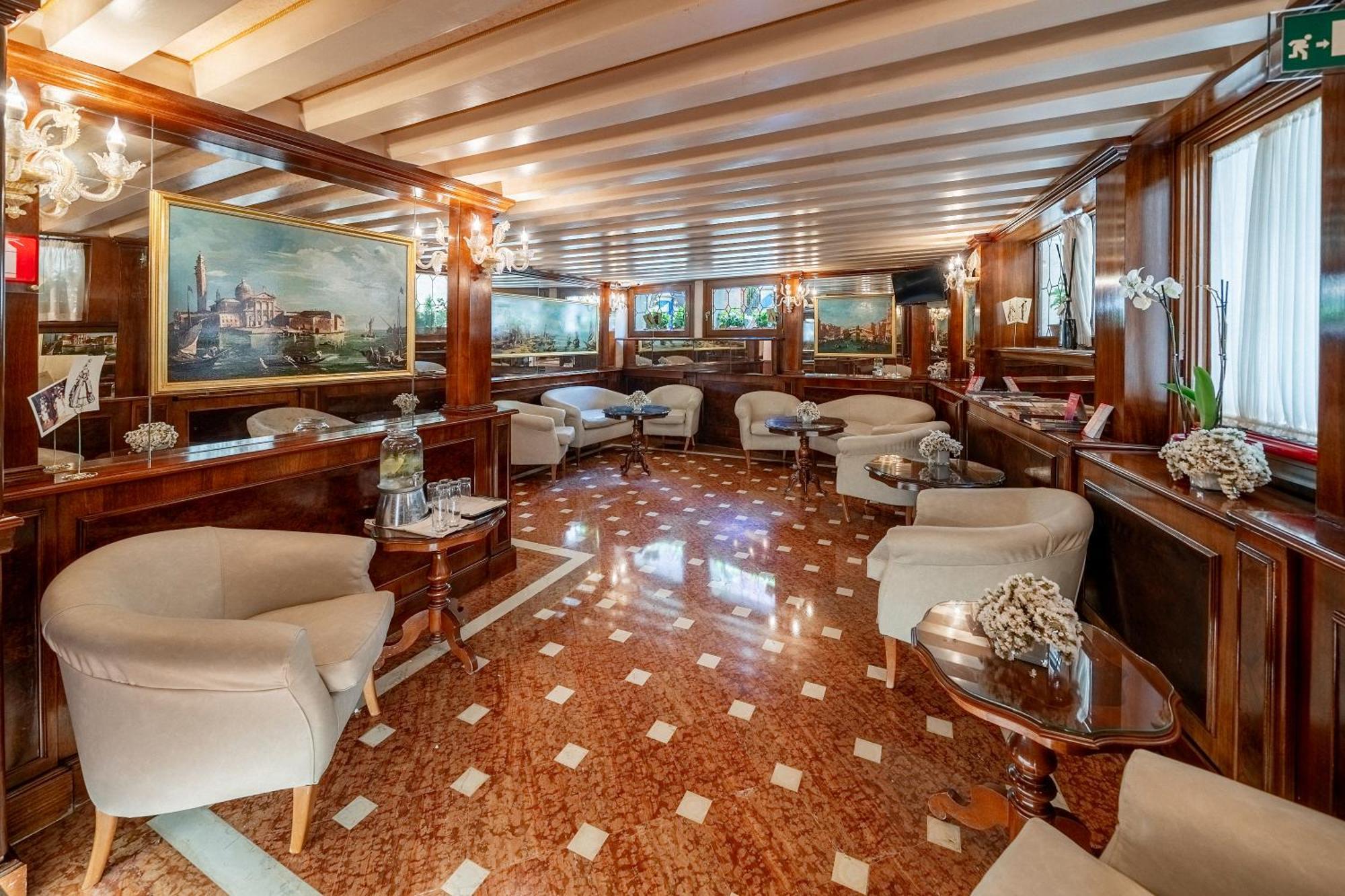 7 Romantic Hotels in Castello, Venice for Unforgettable Stays
