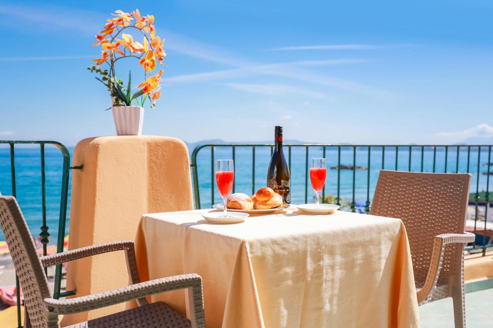 10 Resorts In Ischia Porto That Deliver On Every Level