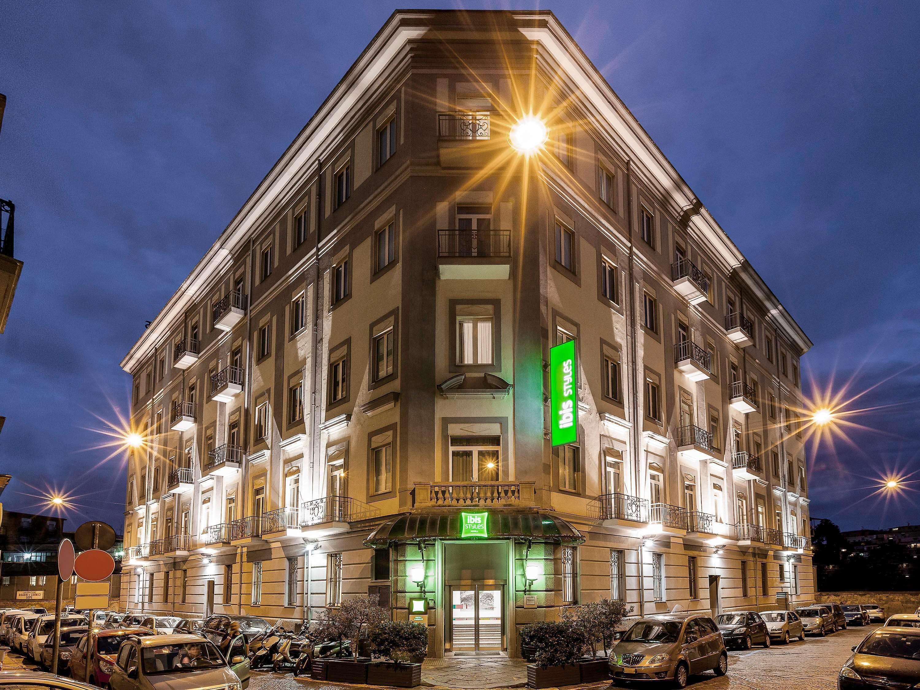 Where to Stay in Central Naples: 9 Hotels Near the Station
