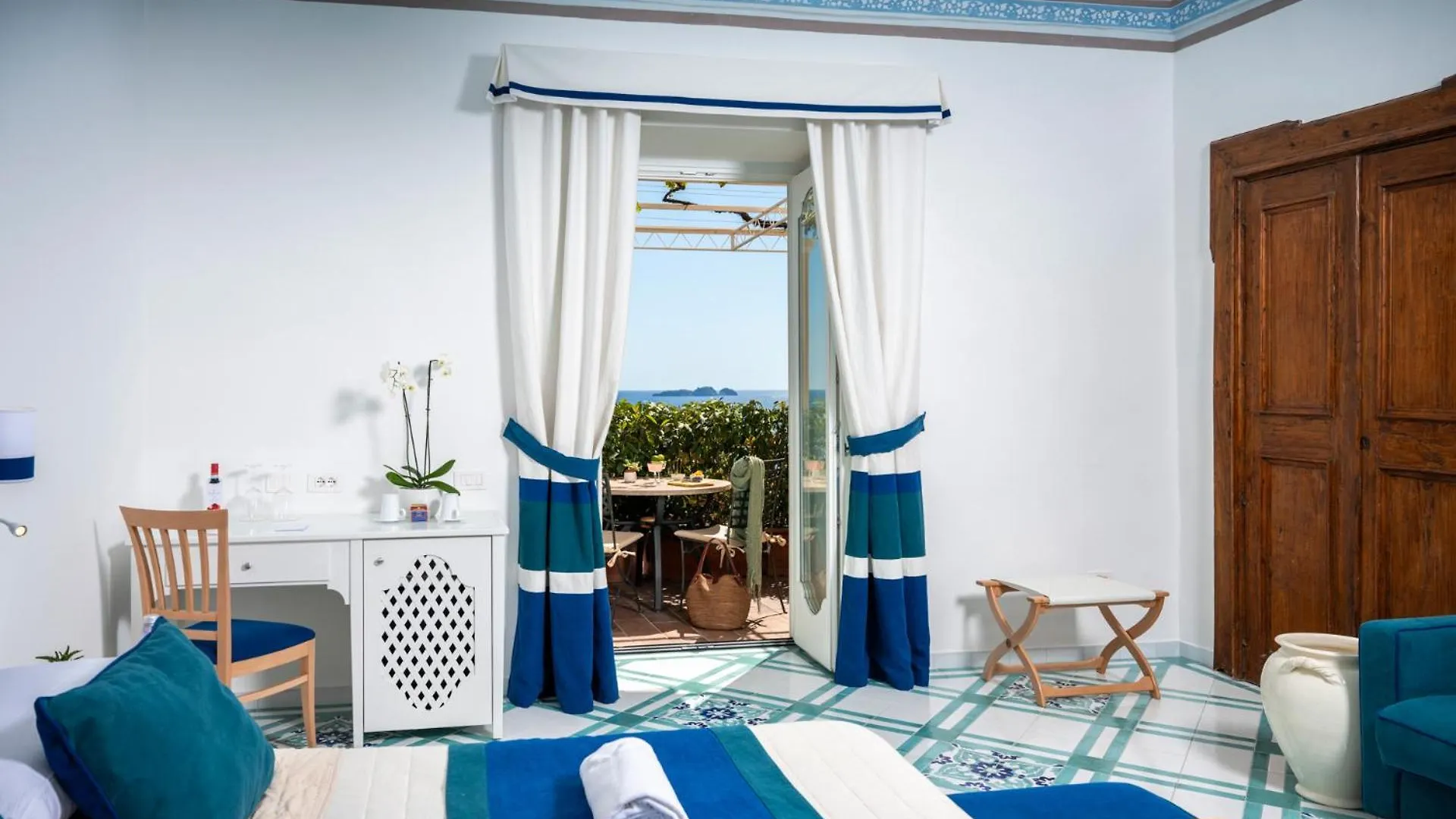 3 Smart Romantic Hotels In Positano City Centre Worth Booking