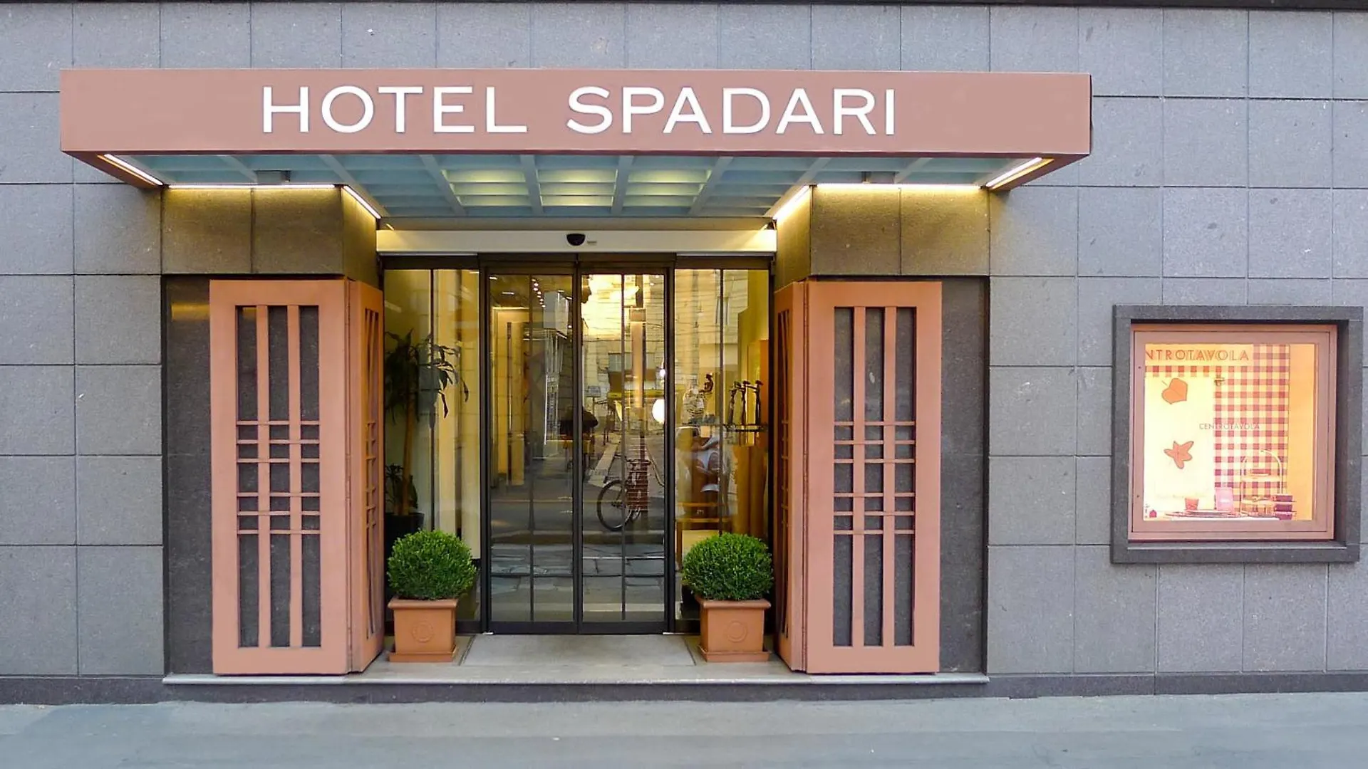 4 Luxury Hotels in Milan City Centre for Smart Travelers