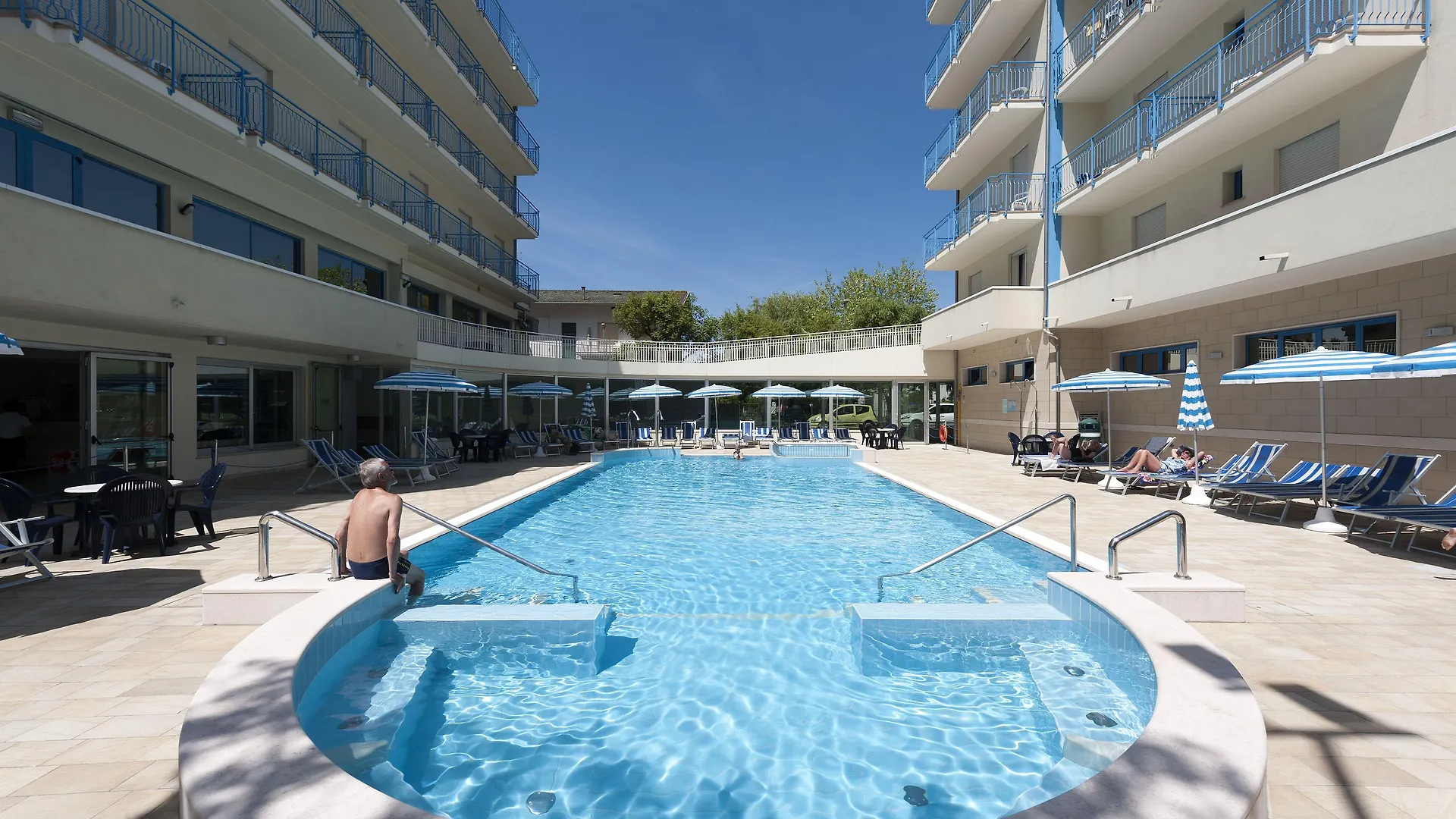 Staying in Piazza Mazzini: 6 Family Hotels Compared