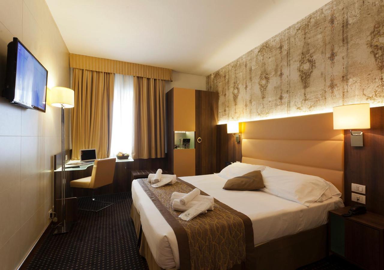 Where to Stay Near Ca Rezzonico: 4 Airport-Connected Hotels